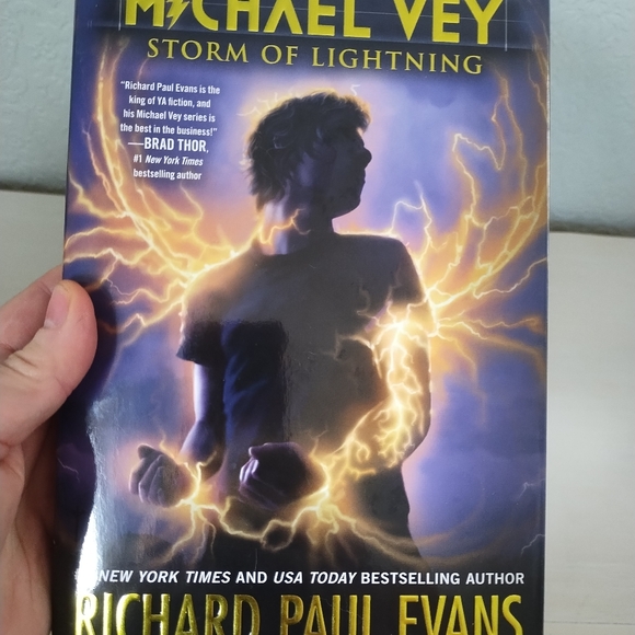 Michael Vey Shocking Collection Hardback Books 1-7 (Boxed Set) - Picture 9 of 11